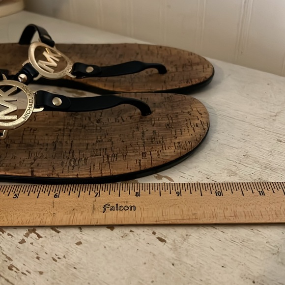 Michael Kors flip flops - Picture 4 of 5